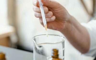 Caprylic/capric triglyceride : l’ingrédient « naturel » qui a remplacé les silicones sans vraiment résoudre le problème